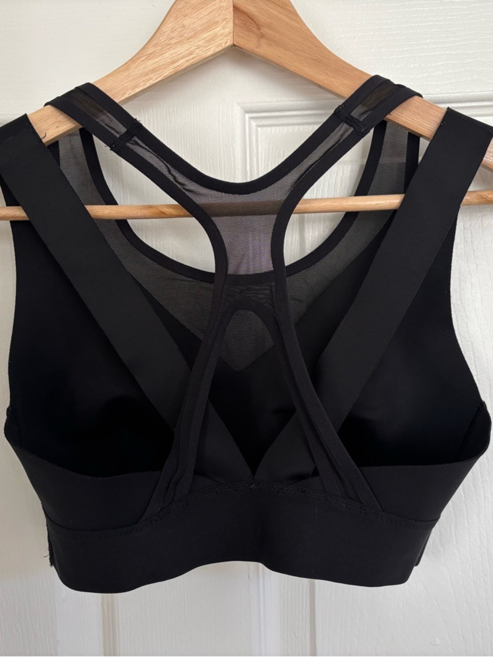 Black Mesh-Back Seamless Sports Bra - Athleta